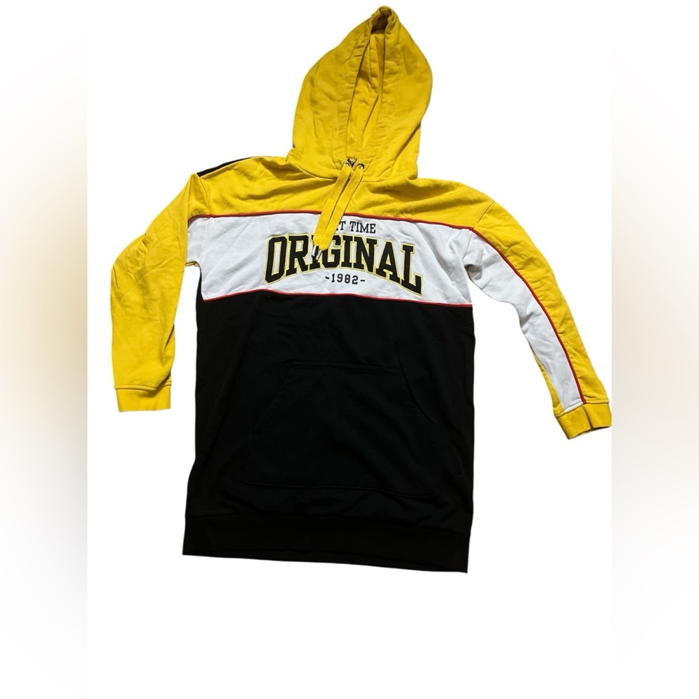 Black and yellow Sweater hoodie divided